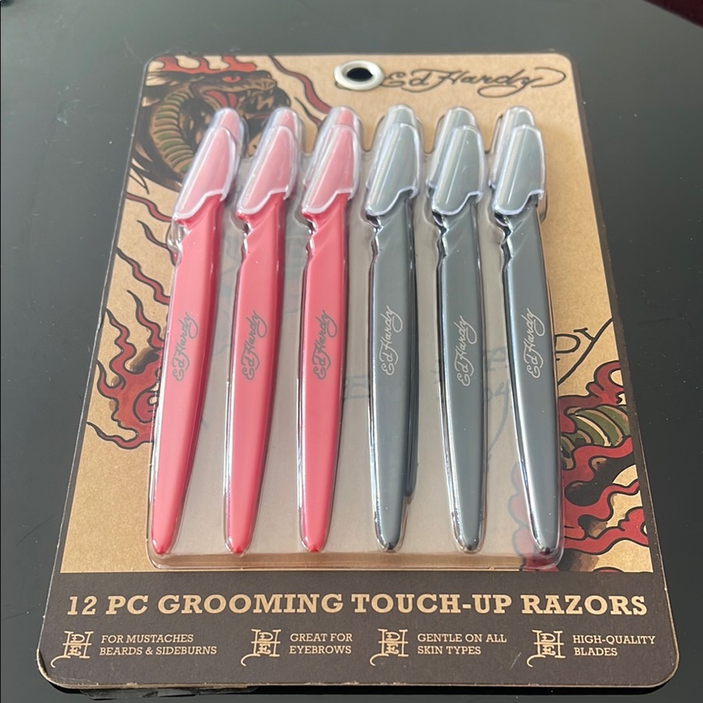 Ed Hardy Black & Red 12 Piece Grooming Touch-Up RAZORS